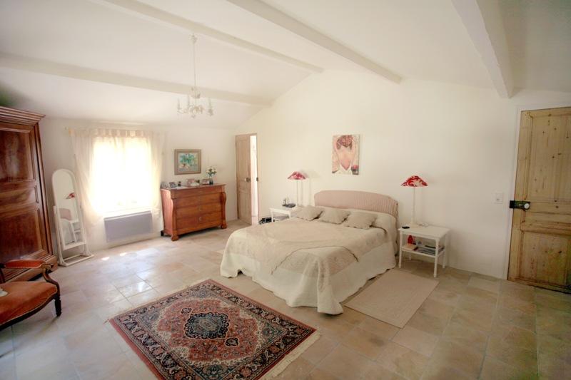 Mas en Provence sud Luberon entièrement restauré, surface utile de 230 m²